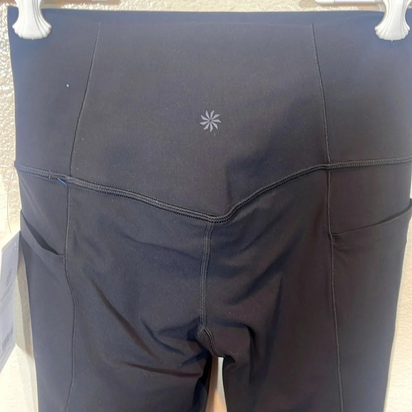 ATHLETA Salutation Stash High Rise Capri in black size XS - Picture 7 of 9